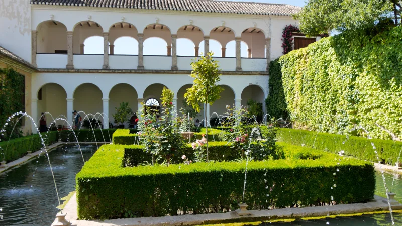 赫內拉利費宮花園（Generalife）
